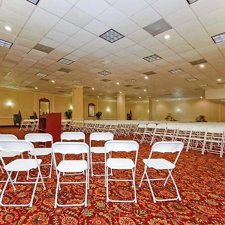 Quality Inn And Suites Conference Center Richmond Eksteriør billede