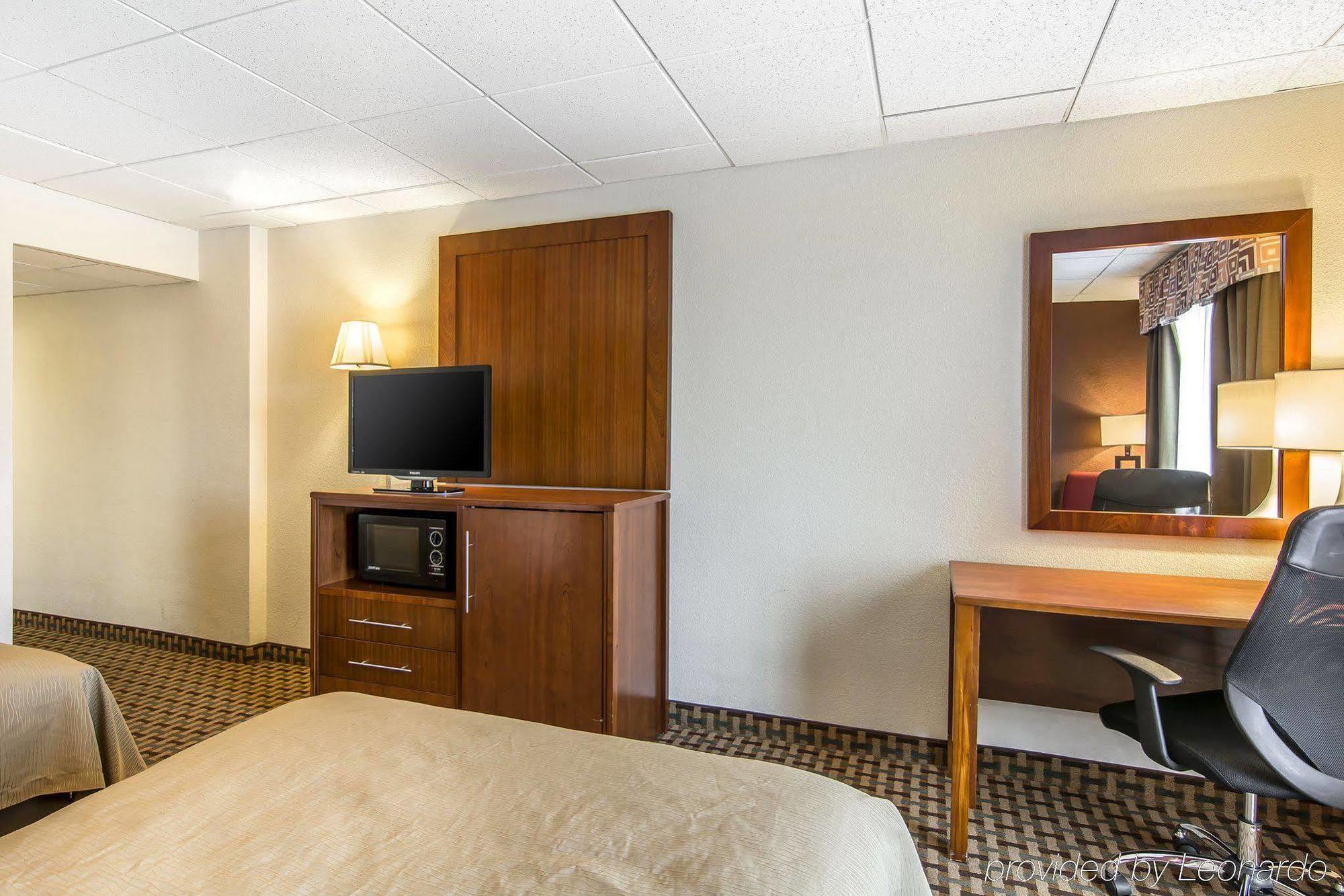 Quality Inn And Suites Conference Center Richmond Eksteriør billede