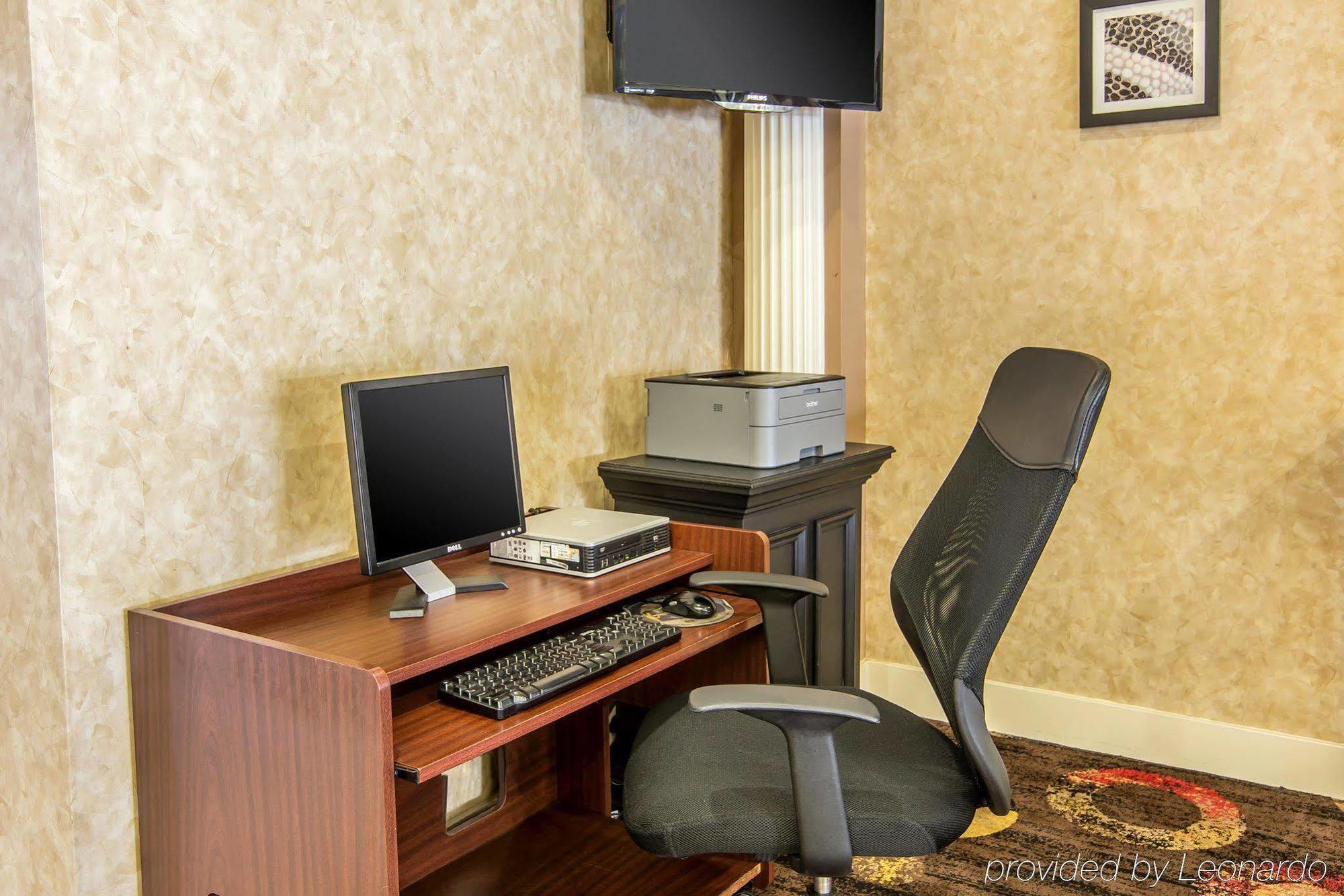 Quality Inn And Suites Conference Center Richmond Eksteriør billede